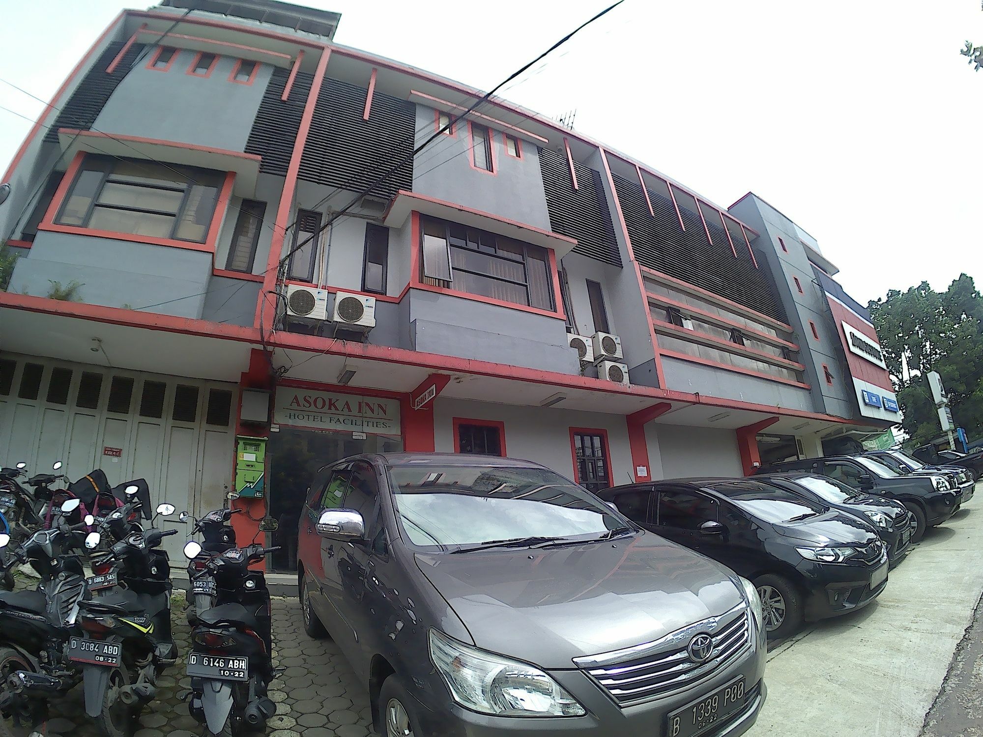 Asoka Inn Бандунг Экстерьер фото